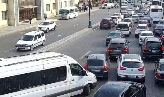 12 küçə və prospektdə sıxlıq var