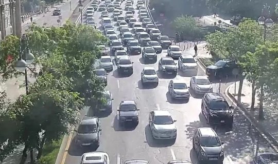 10 küçə və prospektdə tıxac var