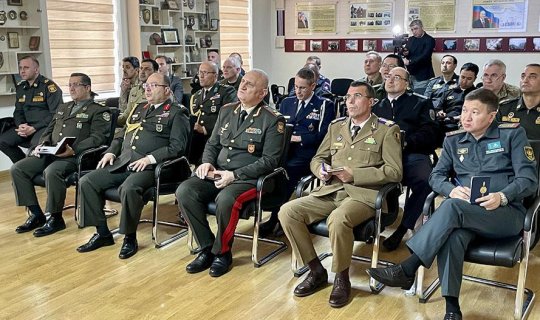 Hərbi attaşelər Ermənistan silahlı qüvvələrinin təxribatı barədə məlumatlandırılıblar - FOTO/VİDEO