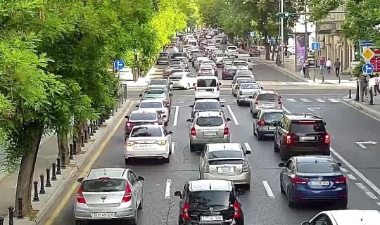 12 küçə və prospektdə tıxac var - SİYAHI