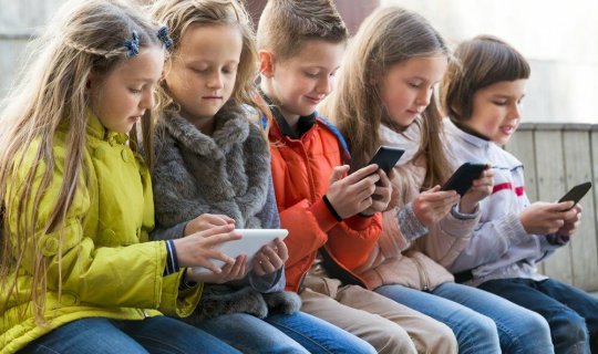 Uşağı telefondan necə uzaqlaşdırmalı?