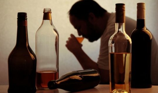 Alkoqolun yaratdığı 60 xəstəlik müəyyən edildi