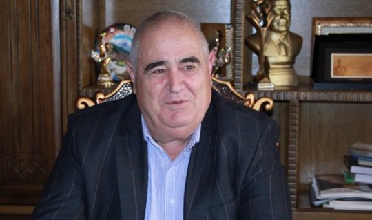 “Şərurlu İsfəndiyar”la həbsdə olan bank rəhbəri arasında çəkişmə - 5 milyon manat...