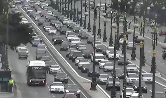 Bu yollarda tıxac var - SİYAHI