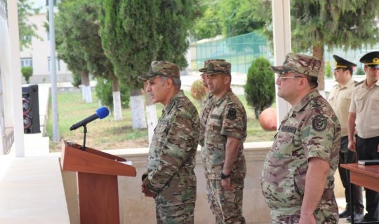 Vəliyev və Bərxudarov hərbçilərimizlə görüşdülərxa0