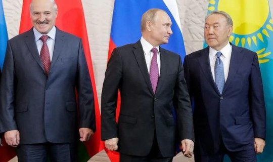 Lukaşenko Putin və Nazarbayevə zəng edib