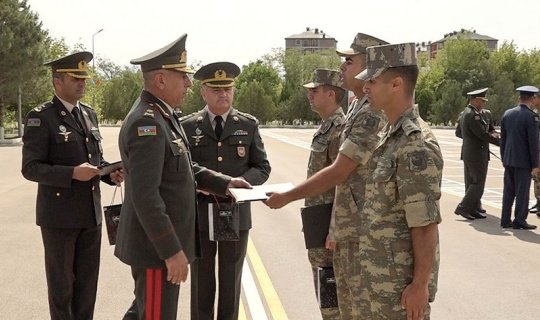 Əlahiddə Ümumqoşun Orduda “Zabit hazırlığı kursu”nun buraxılış mərasimi keçirilib VİDEO