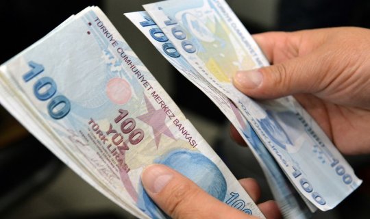Lirə manat qarşısında rekordunu yenilədi