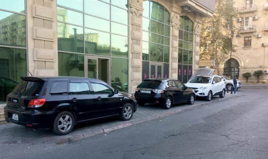 Yeni qərardan sonra səkilər parkinqə çevilir? - ŞƏRH