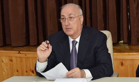 Zakir Fərəcovdan şübhəli 130 minlik müqavilələr - FAKTLAR