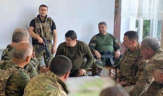 Arayik “sərt tədbirlərlə” “hədələdi”: döyüşə hazırlaşır