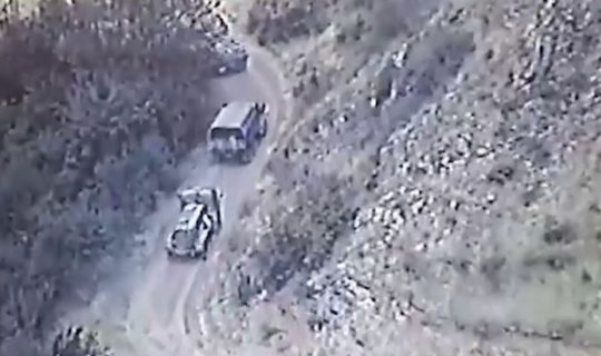 Erməni separatçıların qanunsuz hərbi daşımalarını Rusiya sülhməramlıları müşayiət edirlər - VİDEO