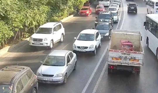 Bu yollarda tıxac var - SİYAHI