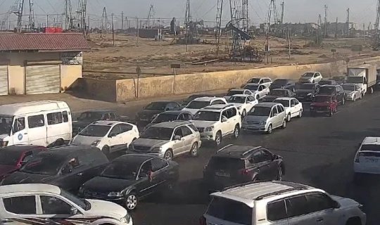4 yolda tıxac var - SİYAHI