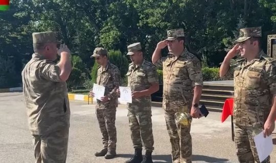 Bir qrup hərbi qulluqçu mükafatlandırıldı