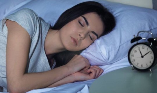 Axşam 23:00-da yatmayan insanın hormonal balansı məhv olur