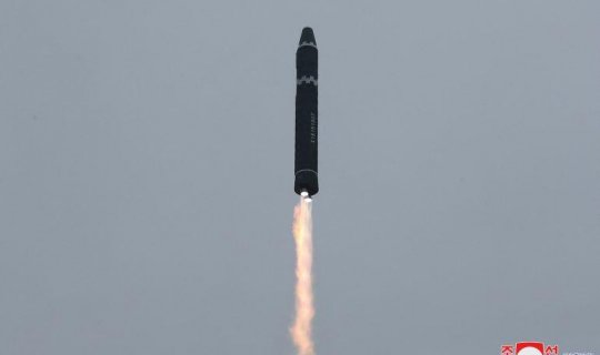 Şimali Koreya bir neçə raket atdı