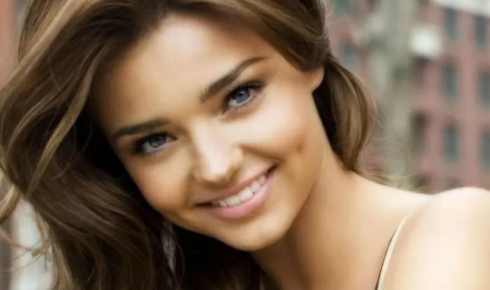 Dünyaca məşhur model dördüncü dəfə ana olacaq