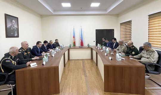 Azərbaycan ilə İran arasında hərbi sahədə əməkdaşlıq məsələləri müzakirə olunub - FOTO