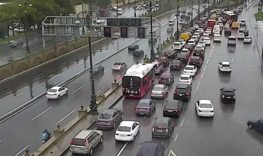 Bu yollarda uzun tıxaclar yarandı - SİYAHI