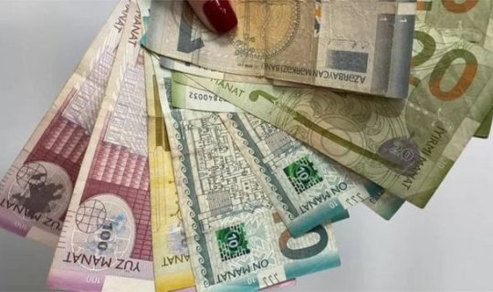 Dövriyyəyə yenilənmiş manat buraxılır - FOTO