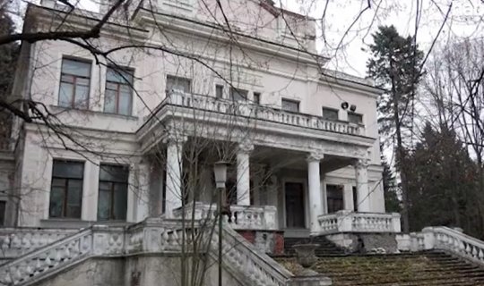 Qafqaz inqilabçısı İosif Stalinin evi hərraca çıxarılacaq