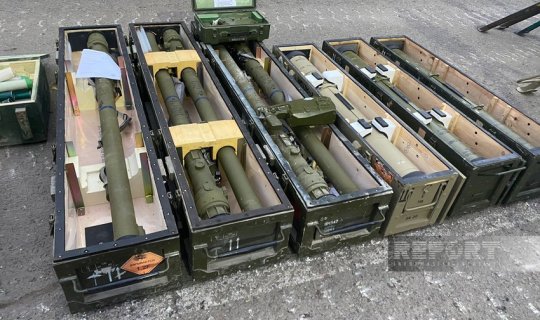 Xarici hərbi attaşelər ermənilərdən müsadirə edilmiş döyüş texnikası, silah-sursata baxış keçiriblər