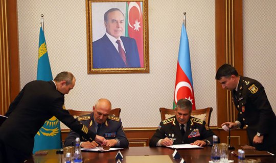 Qazaxıstanla hərbi əməkdaşlıq planı imzalandı - VİDEO