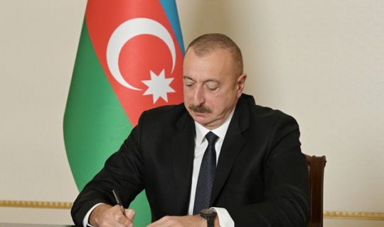 Prezident Azərbaycanla Özbəkistan arasında imzalanan sənədi təsdiqləyib