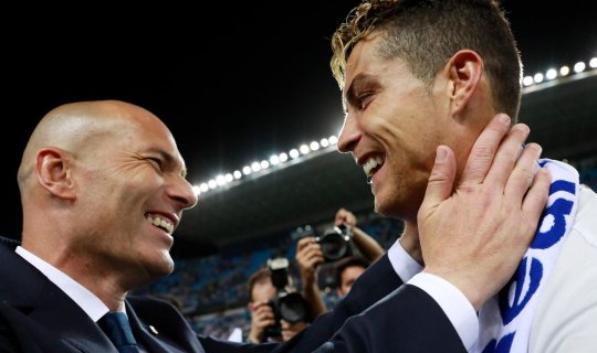 Zidan “Qızıl top”u əhəmiyyətsiz sayır: “Etibarsızdır, Ronaldonu gördünüz...”