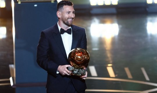 Messi, Holann mükafatlandırıldı - Ən yaxşılar bəlli oldu