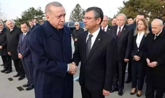 Ərdoğan CHP-nin yeni lideri ilə əl verib salamlaşdı