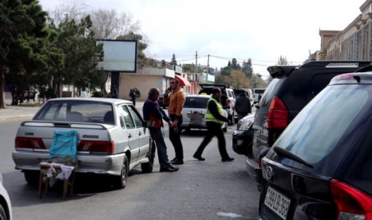 Sumqayıtda xaos: Taksilər avtobusların hərəkətinə mane olurlar - VİDEO