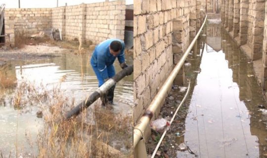 Sumqayıtda kanal daşdı, evləri su basdı: 10 minə yaxın sakin çətin vəziyyətdə - FOTO