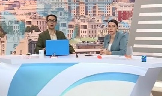 Bakıdakı zəlzələ anı televiziyanın canlı efirində - VİDEO