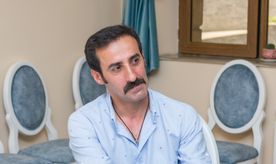 Məşhur aktyor: Camaatın əsəbləri ilə oynamayın! - FOTO