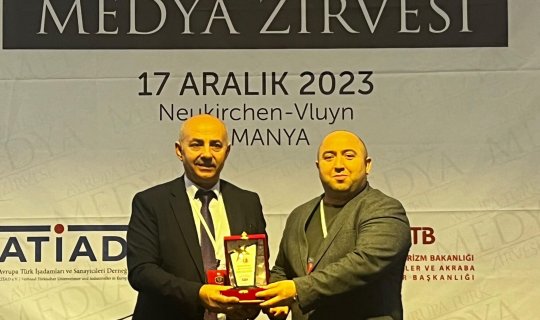 Aqil Ələsgər Almaniyada “Türk Dünyası Mediasına Xidmət” mükafatına layiq görüldü - FOTOLAR