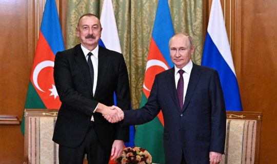 Vladimir Putin Prezident İlham Əliyevə zəng edib