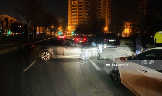 Bakıda üç avtomobil qəzaya uğrayıb - FOTO