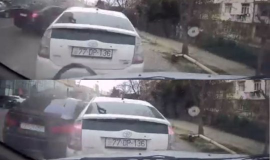 Bakıda sürücü avtomobilini yol kənarındakı maşınlara çırpdı - ANBAAN VİDEO