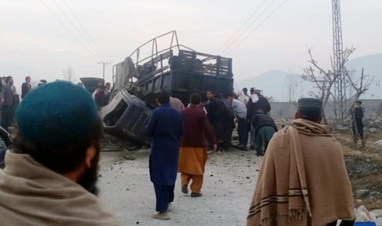 Pakistanda partlayış: 5 polis öldü, 14 nəfər yaralandı