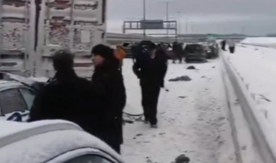 Rusiyada ağır yol-nəqliyyat hadisəsində 4 nəfər ölüb, 16 nəfər yaralanıb
