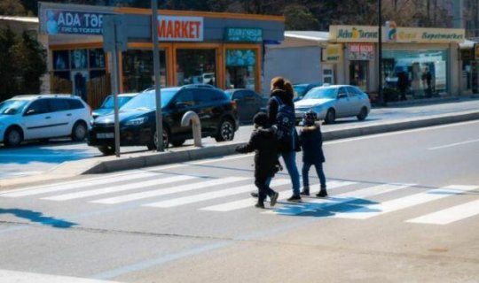 Bakıda ağır qəza: maşın iki qadını vurdu, biri öldü