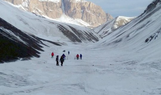 İtkin düşən azərbaycanlı alpinistlərin axtarışı dayandırıldı