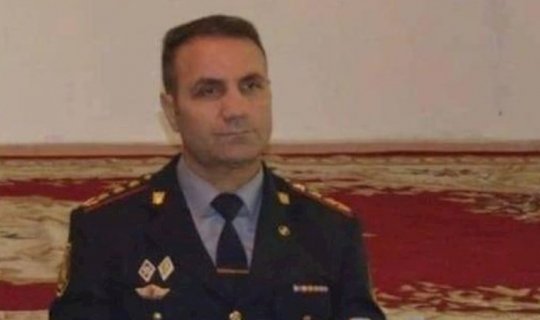 Polis rəisi özünü öldürmək istəyən şəxsi xilas etdi - 2 saat işıq dirəyində qalıbmış