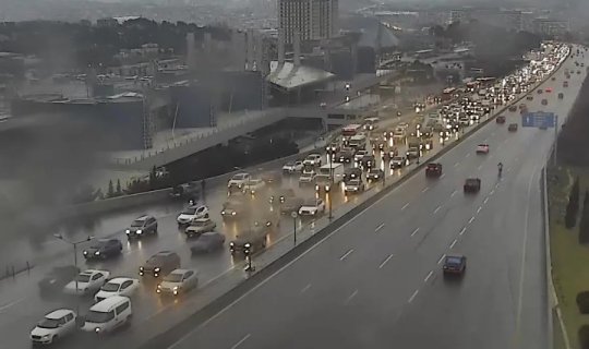 Bu yollarda tıxac var - SİYAHI