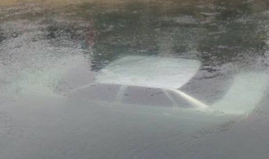 Dağıstanda üç uşağın olduğu avtomobil kanala aşdı