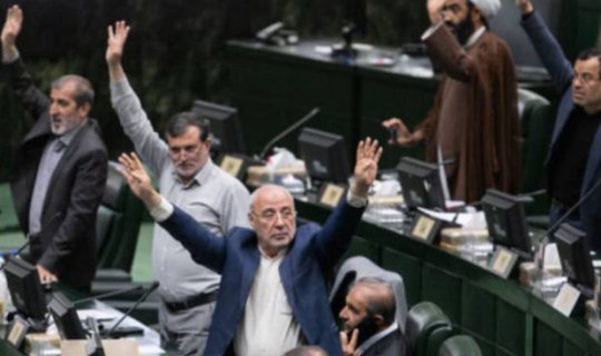 İran parlamentinin elektron səsvermə sistemi çökdü