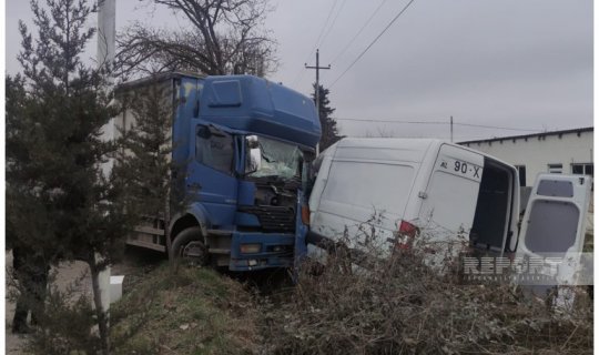 Xaçmazda iki yük avtomobili toqquşub, ölən və ağır yaralılar var 