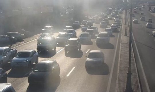 Babək prospektində yol-nəqliyyat hadisəsi baş verib: Sıxlıq yaranıb - FOTO